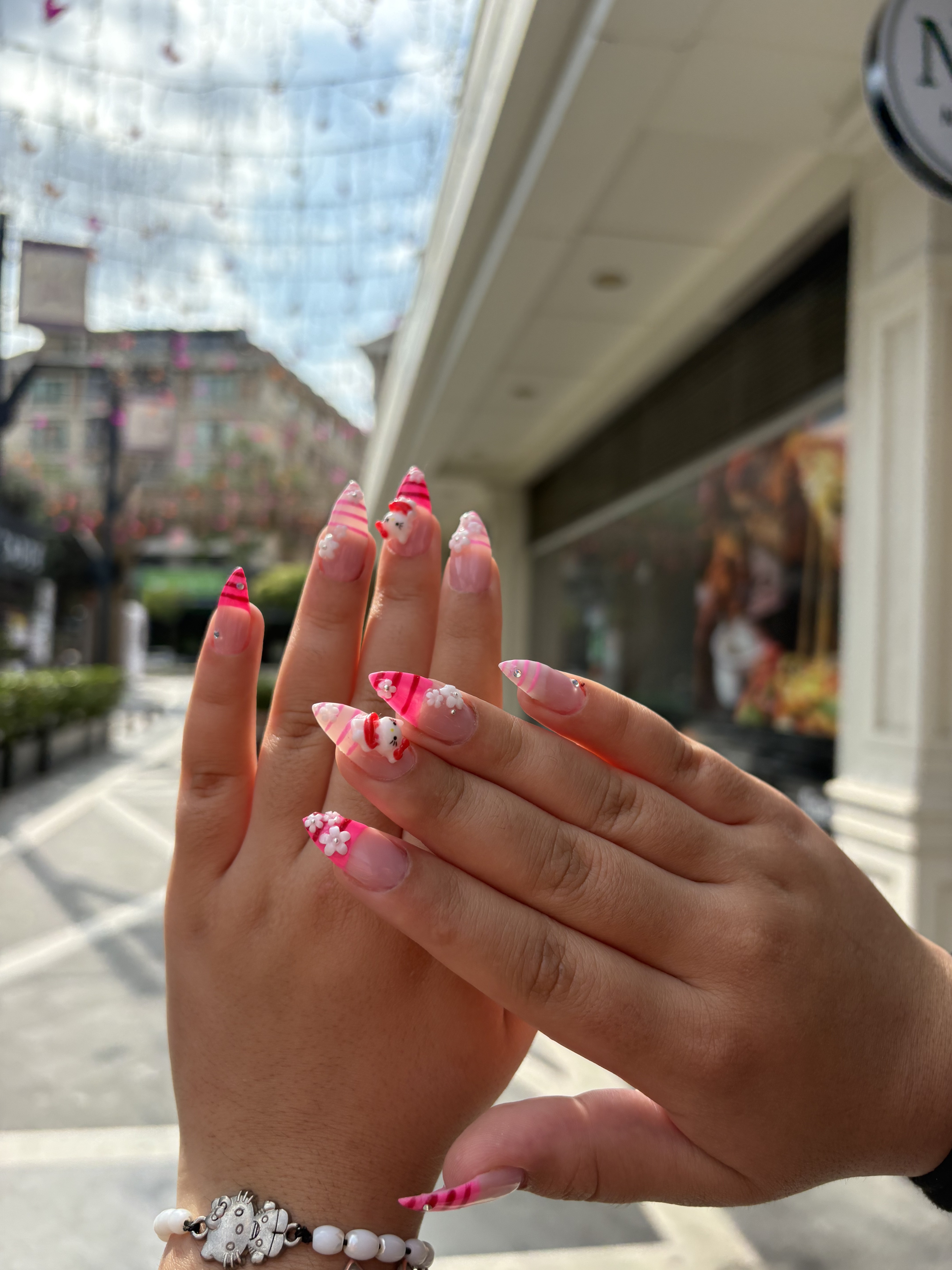 Pembe nail art tasarımı