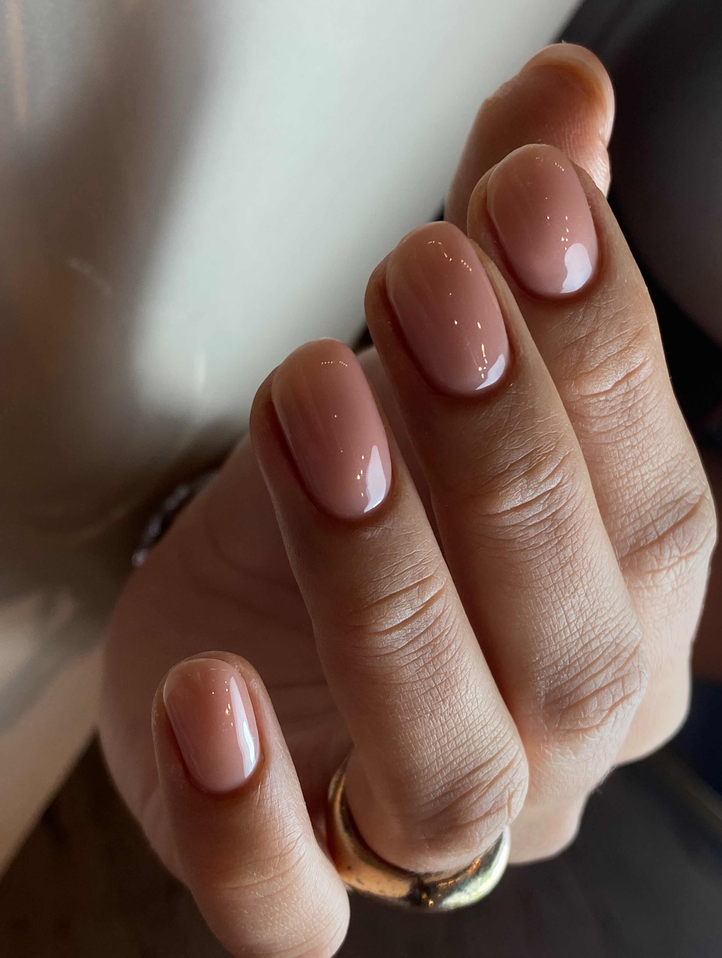 Nude manikür detayı